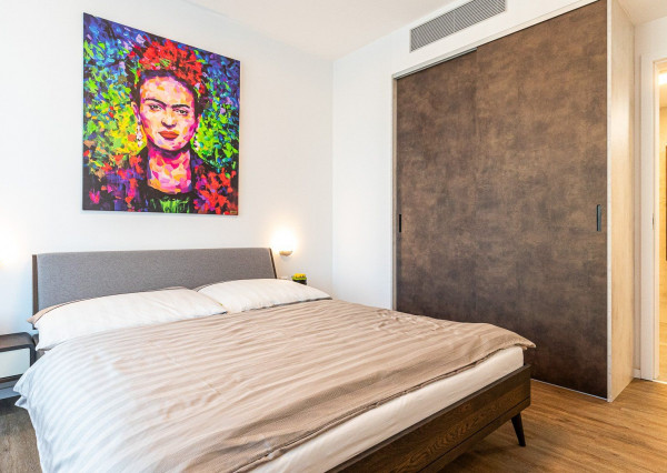 PRENAJATÉ, SKY PARK-2 izb.byt,zariadený,klimatizácia,parking.