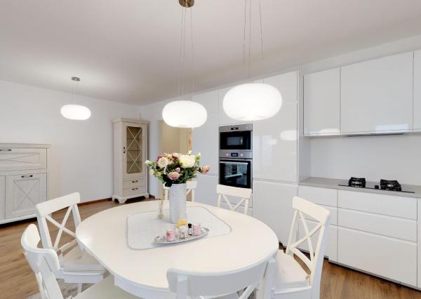 PREDANÉ -Moderný 5 izbový rodinný dom 154 m2 - bungalov NOVOSTAVBA skolaudovaná s pozemkom 580 m2