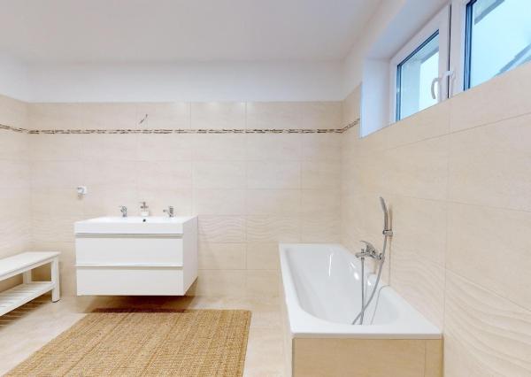 PREDANÉ -Moderný 5 izbový rodinný dom 154 m2 - bungalov NOVOSTAVBA skolaudovaná s pozemkom 580 m2