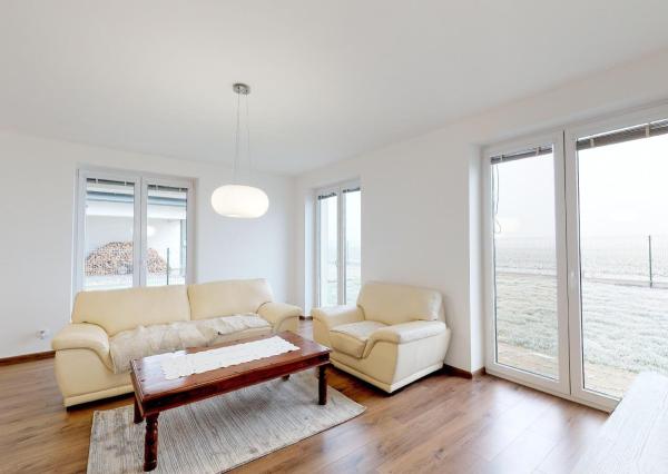 PREDANÉ -Moderný 5 izbový rodinný dom 154 m2 - bungalov NOVOSTAVBA skolaudovaná s pozemkom 580 m2