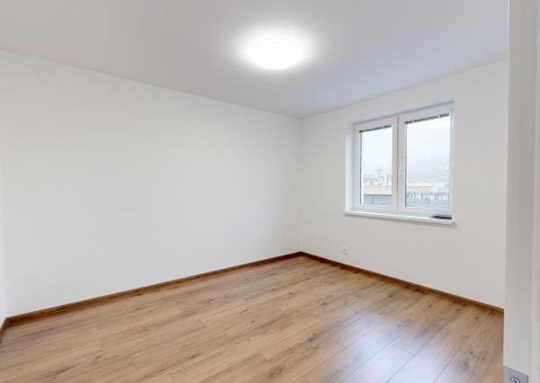 PREDANÉ -Moderný 5 izbový rodinný dom 154 m2 - bungalov NOVOSTAVBA skolaudovaná s pozemkom 580 m2