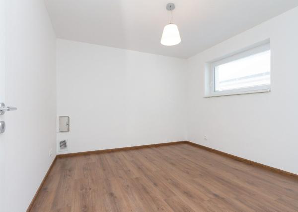 PREDANÉ -Moderný 5 izbový rodinný dom 154 m2 - bungalov NOVOSTAVBA skolaudovaná s pozemkom 580 m2