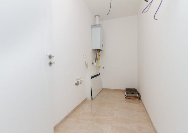 PREDANÉ -Moderný 5 izbový rodinný dom 154 m2 - bungalov NOVOSTAVBA skolaudovaná s pozemkom 580 m2