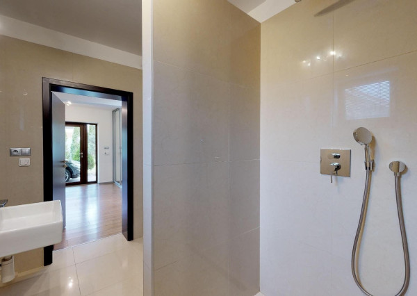 PREDANÉ -Moderná novostavba, ideálny dom pre rodinný život v Marianke.