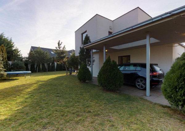 PREDANÉ -Moderná novostavba, ideálny dom pre rodinný život v Marianke.