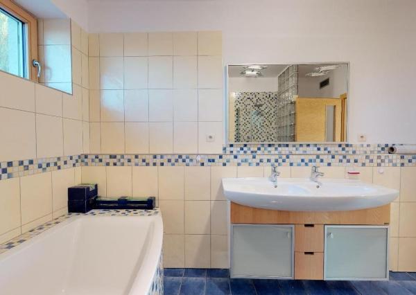 PRENAJATÉ-nadčasová vila,novostavba s kompletným komfortom.