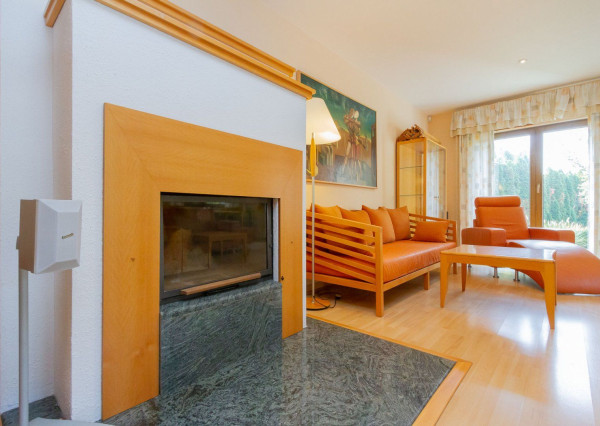 PREDANÉ-rodinný dom s veľkorysým pozemkom s krásnou záhradou,bazénom-Svätý Jur