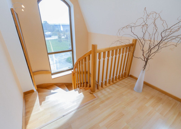 PREDANÉ-rodinný dom s veľkorysým pozemkom s krásnou záhradou,bazénom-Svätý Jur