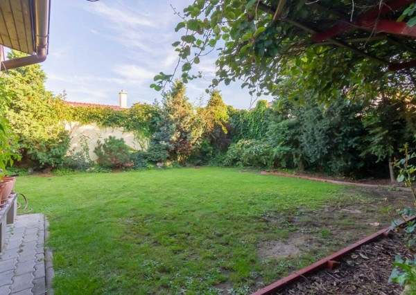 PREDANÉ - Praktický rodinný dom v blízkosti Stupavského parku