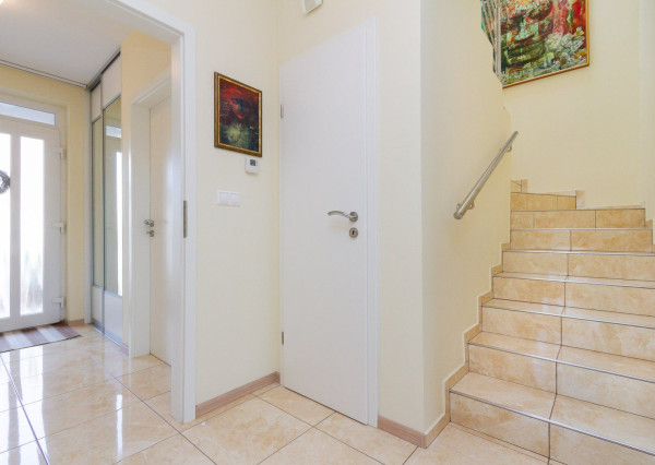 PREDANÉ,6. izb. rodinný dom nachádzajúci sa v srdci Stupavy.