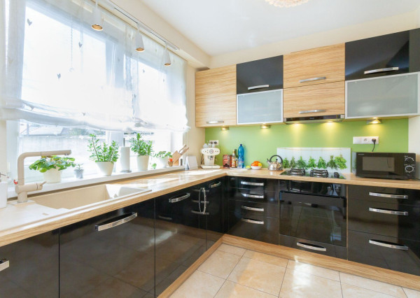 PREDANÉ,6. izb. rodinný dom nachádzajúci sa v srdci Stupavy.