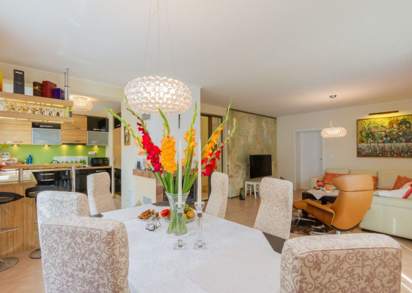 PREDANÉ,6. izb. rodinný dom nachádzajúci sa v srdci Stupavy.