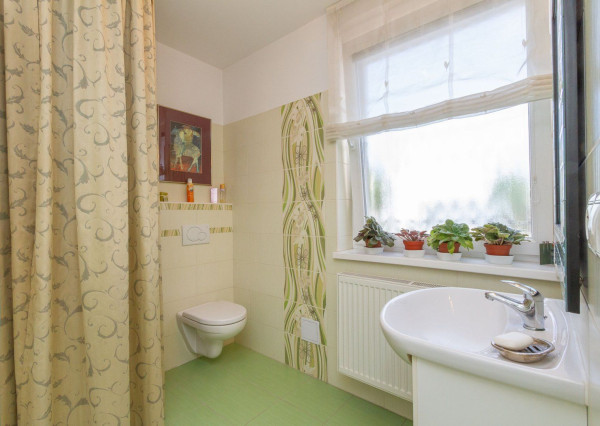 PREDANÉ,6. izb. rodinný dom nachádzajúci sa v srdci Stupavy.