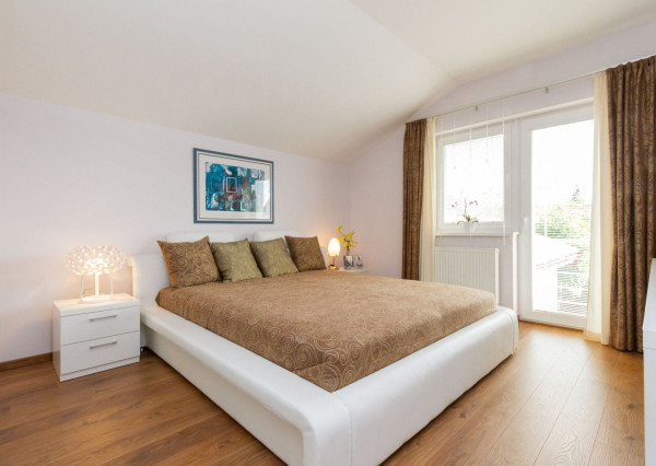 PREDANÉ,6. izb. rodinný dom nachádzajúci sa v srdci Stupavy.