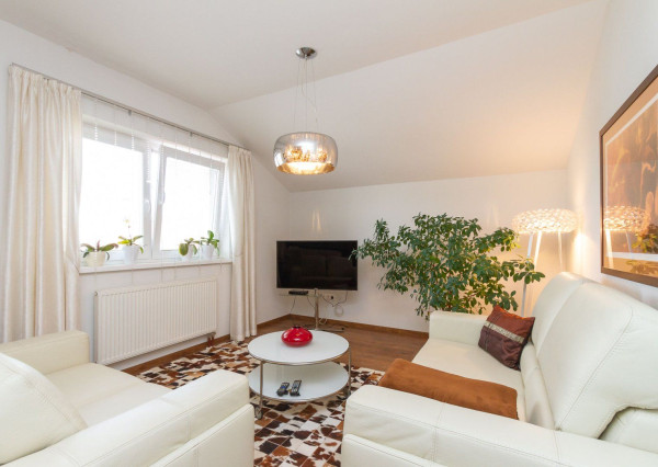 PREDANÉ,6. izb. rodinný dom nachádzajúci sa v srdci Stupavy.