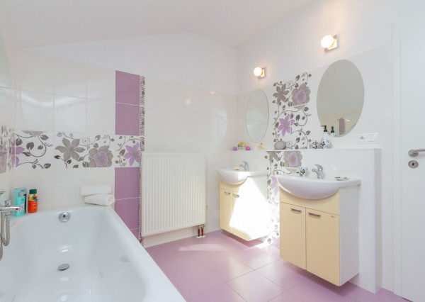 PREDANÉ,6. izb. rodinný dom nachádzajúci sa v srdci Stupavy.