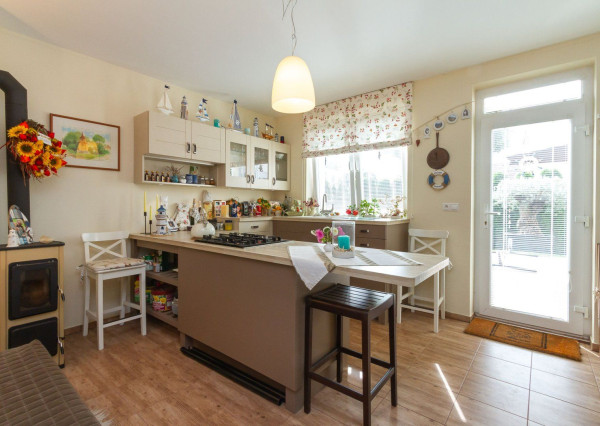 PREDANÉ,6. izb. rodinný dom nachádzajúci sa v srdci Stupavy.