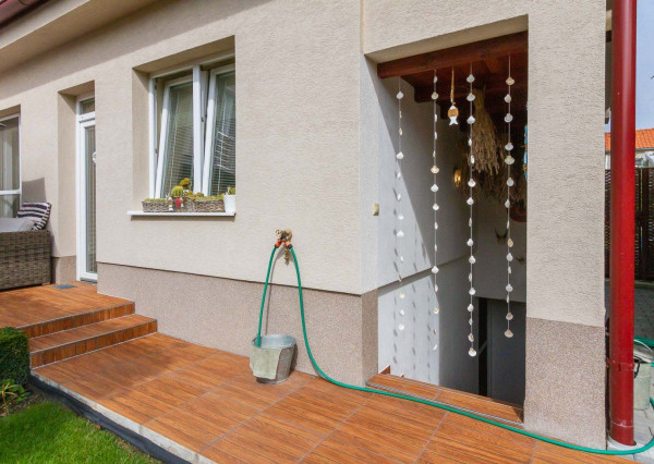 PREDANÉ,6. izb. rodinný dom nachádzajúci sa v srdci Stupavy.