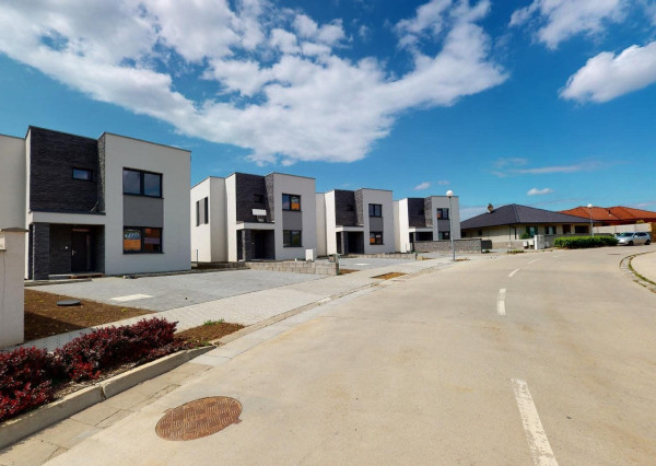 PREDANÉ-Novostavba 5 izb.rodinný dom RD1/C:132 m2,rovinatý pozemok 505 m2, Trnava.