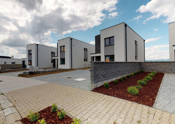 PREDANÉ-Novostavba 5 izb.rodinný dom RD1/C:132 m2,rovinatý pozemok 505 m2, Trnava.