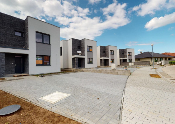 PREDANÉ-Novostavba 5 izb.rodinný dom RD1/C:132 m2,rovinatý pozemok 505 m2, Trnava.