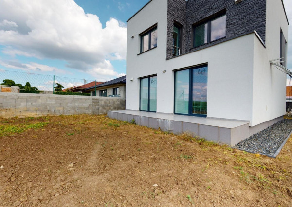 PREDANÉ-Novostavba 5 izb.rodinný dom RD1/C:132 m2,rovinatý pozemok 505 m2, Trnava.