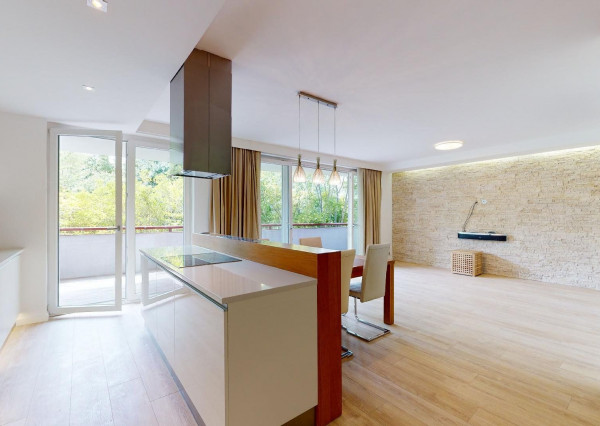 PRENAJATÉ: HRADNÝ VRCH, ul. Drotárska - 4 izb. byt 122m2 + logia 14m2 + parking.