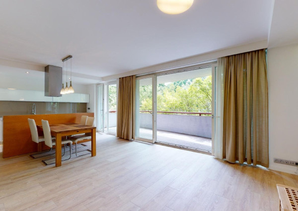 PRENAJATÉ: HRADNÝ VRCH, ul. Drotárska - 4 izb. byt 122m2 + logia 14m2 + parking.