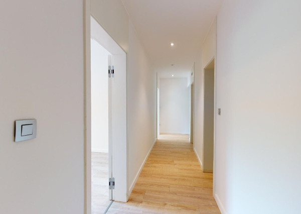 PRENAJATÉ: HRADNÝ VRCH, ul. Drotárska - 4 izb. byt 122m2 + logia 14m2 + parking.