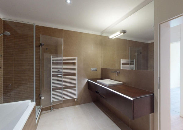 PRENAJATÉ: HRADNÝ VRCH, ul. Drotárska - 4 izb. byt 122m2 + logia 14m2 + parking.