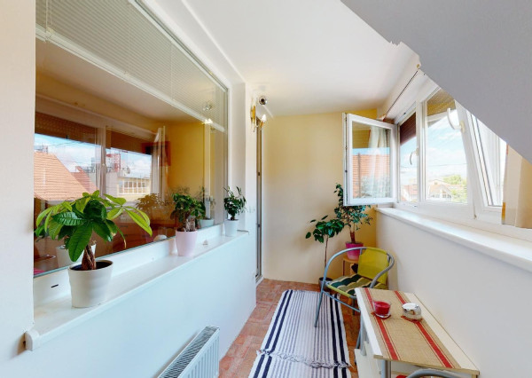 PREDANÉ -V blízkosti Stupavského parku 7 izbový rodinný dom, pozemok 634 m2, 3 garáž. STUPAVA