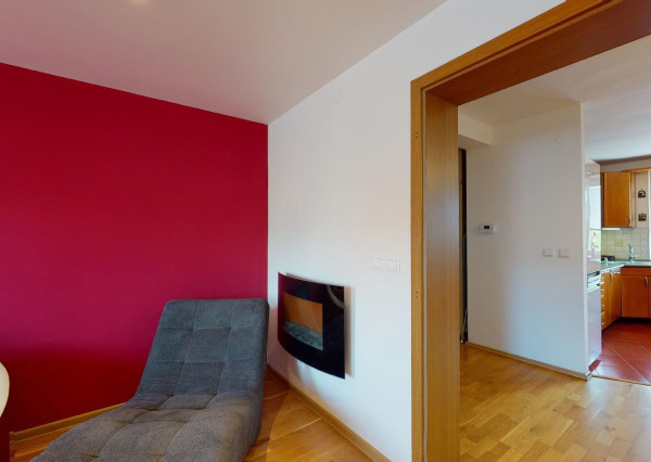 PREDANÉ -V blízkosti Stupavského parku 7 izbový rodinný dom, pozemok 634 m2, 3 garáž. STUPAVA