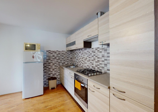 PREDANÉ -V blízkosti Stupavského parku 7 izbový rodinný dom, pozemok 634 m2, 3 garáž. STUPAVA