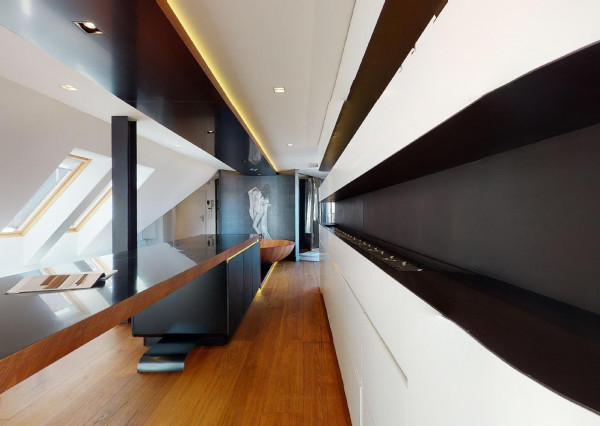 PREDANÉ - mezonetový byt 129,70 m2  s balkónom v historickom centre BA - STARÉ MESTO.