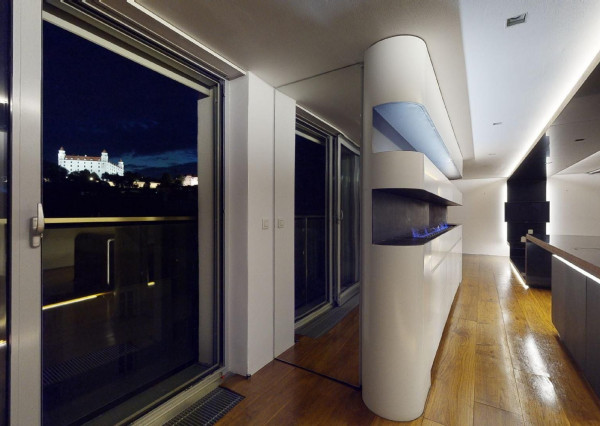 PREDANÉ - mezonetový byt 129,70 m2  s balkónom v historickom centre BA - STARÉ MESTO.