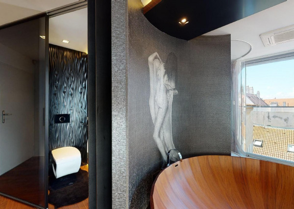 PREDANÉ - mezonetový byt 129,70 m2  s balkónom v historickom centre BA - STARÉ MESTO.