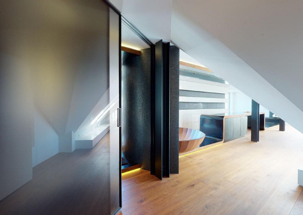 PREDANÉ - mezonetový byt 129,70 m2  s balkónom v historickom centre BA - STARÉ MESTO.