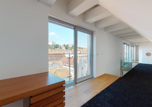 PREDANÉ - mezonetový byt 129,70 m2  s balkónom v historickom centre BA - STARÉ MESTO.