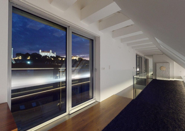 PREDANÉ - mezonetový byt 129,70 m2  s balkónom v historickom centre BA - STARÉ MESTO.