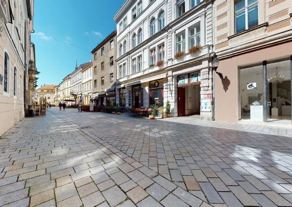 PREDANÉ - mezonetový byt 129,70 m2  s balkónom v historickom centre BA - STARÉ MESTO.