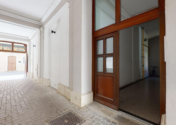 PREDANÉ - mezonetový byt 129,70 m2  s balkónom v historickom centre BA - STARÉ MESTO.