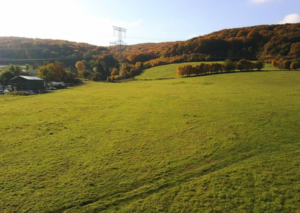 PREDANÉ - Predaj stavebného pozemku 3888 m2 v tichej a pokojnej časti Borinky.