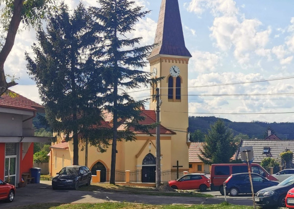 PREDANÉ - Predaj stavebného pozemku 3888 m2 v tichej a pokojnej časti Borinky.
