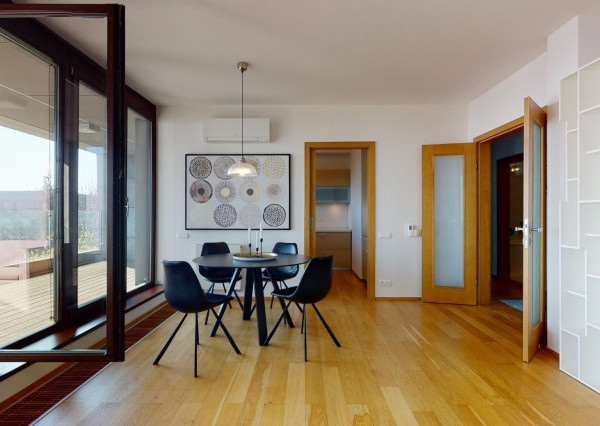 PREDANÉ + PRENAJATÉ -Slnečný, kompletne zariadený 4 izbový byt s terasou, loggiou, 2 x parking v garáži: rezidencia PARKVILLE, KOLIBA-BA III.