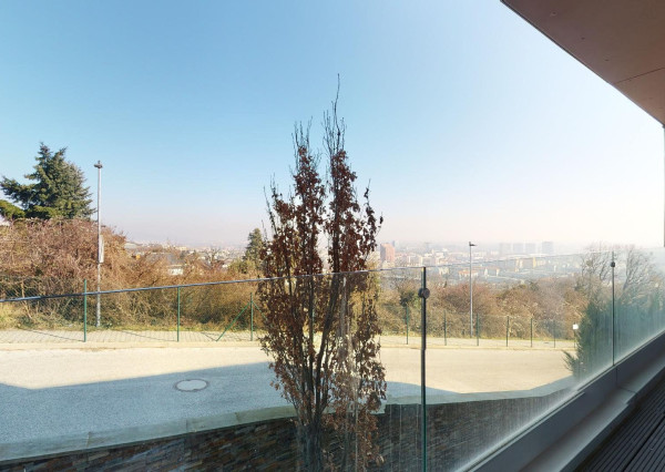 PREDANÉ + PRENAJATÉ -Slnečný, kompletne zariadený 4 izbový byt s terasou, loggiou, 2 x parking v garáži: rezidencia PARKVILLE, KOLIBA-BA III.