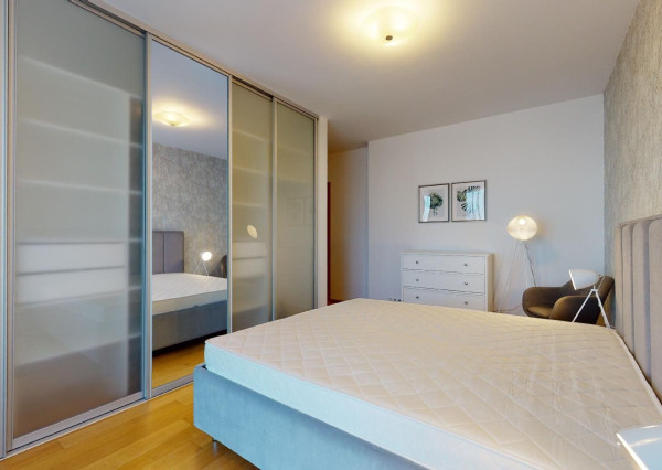 PREDANÉ + PRENAJATÉ -Slnečný, kompletne zariadený 4 izbový byt s terasou, loggiou, 2 x parking v garáži: rezidencia PARKVILLE, KOLIBA-BA III.