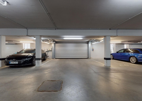 PREDANÉ + PRENAJATÉ -Slnečný, kompletne zariadený 4 izbový byt s terasou, loggiou, 2 x parking v garáži: rezidencia PARKVILLE, KOLIBA-BA III.