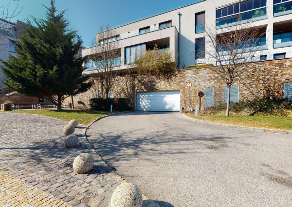 PREDANÉ + PRENAJATÉ -Slnečný, kompletne zariadený 4 izbový byt s terasou, loggiou, 2 x parking v garáži: rezidencia PARKVILLE, KOLIBA-BA III.