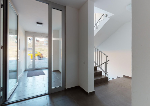 PREDANÉ + PRENAJATÉ -Slnečný, kompletne zariadený 4 izbový byt s terasou, loggiou, 2 x parking v garáži: rezidencia PARKVILLE, KOLIBA-BA III.