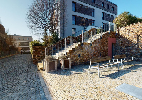 PREDANÉ + PRENAJATÉ -Slnečný, kompletne zariadený 4 izbový byt s terasou, loggiou, 2 x parking v garáži: rezidencia PARKVILLE, KOLIBA-BA III.